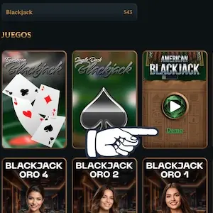 Busca la sección de juegos de mesa o “Blackjack”